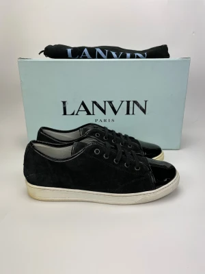 Lanvin - Hej! Säljer nu dessa svin snygga lanvin skor. Skorna är i grymt skick! Begränsat antal boxar och dustbag. Hör av dig vid frågor 