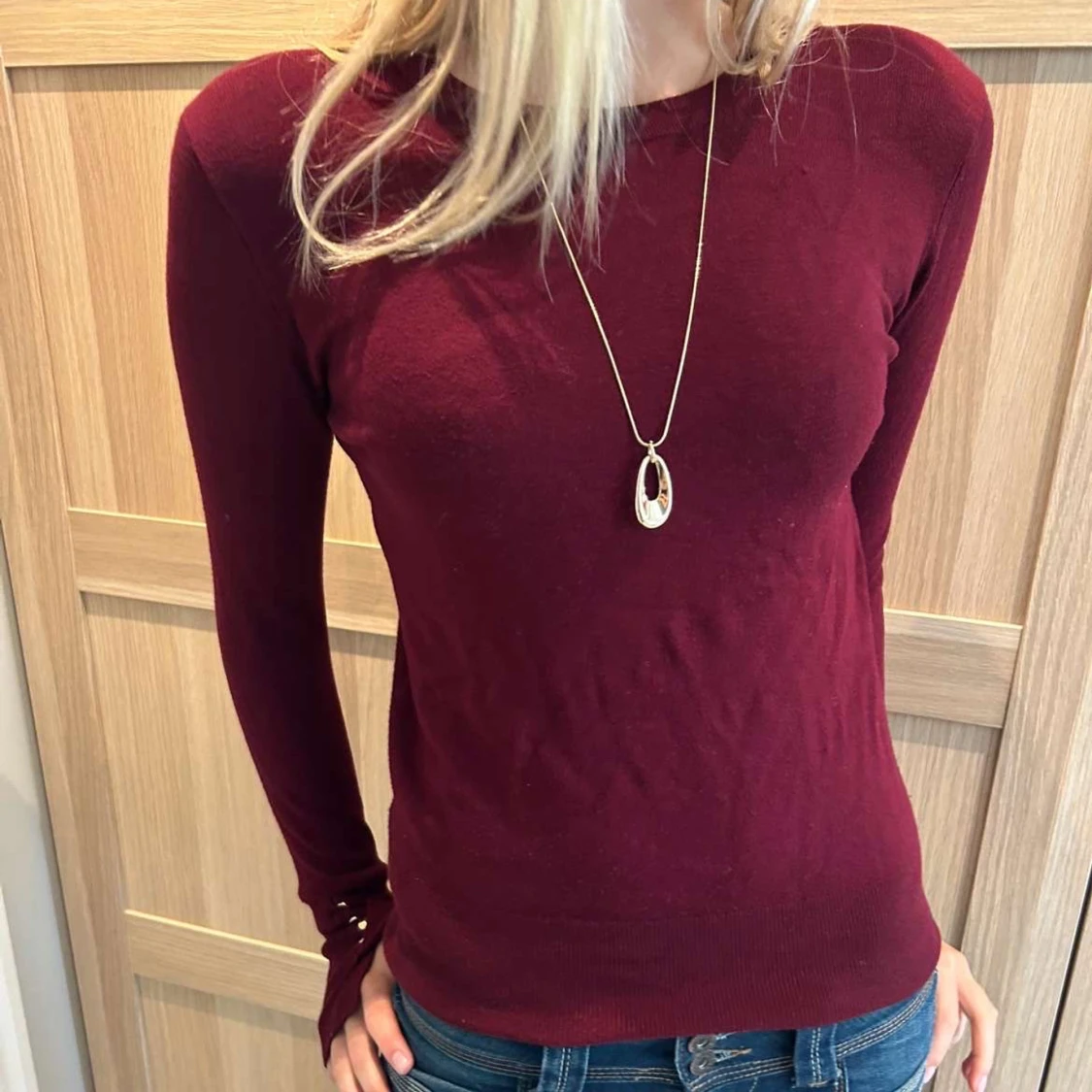 Vinröd stickad tröja från Zara