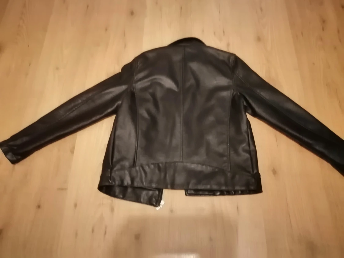 Svart skinnjacka med dragkedja - 1