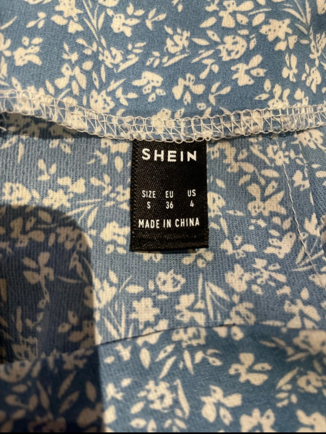 Blommig blå omlottkjol från SHEIN - 1