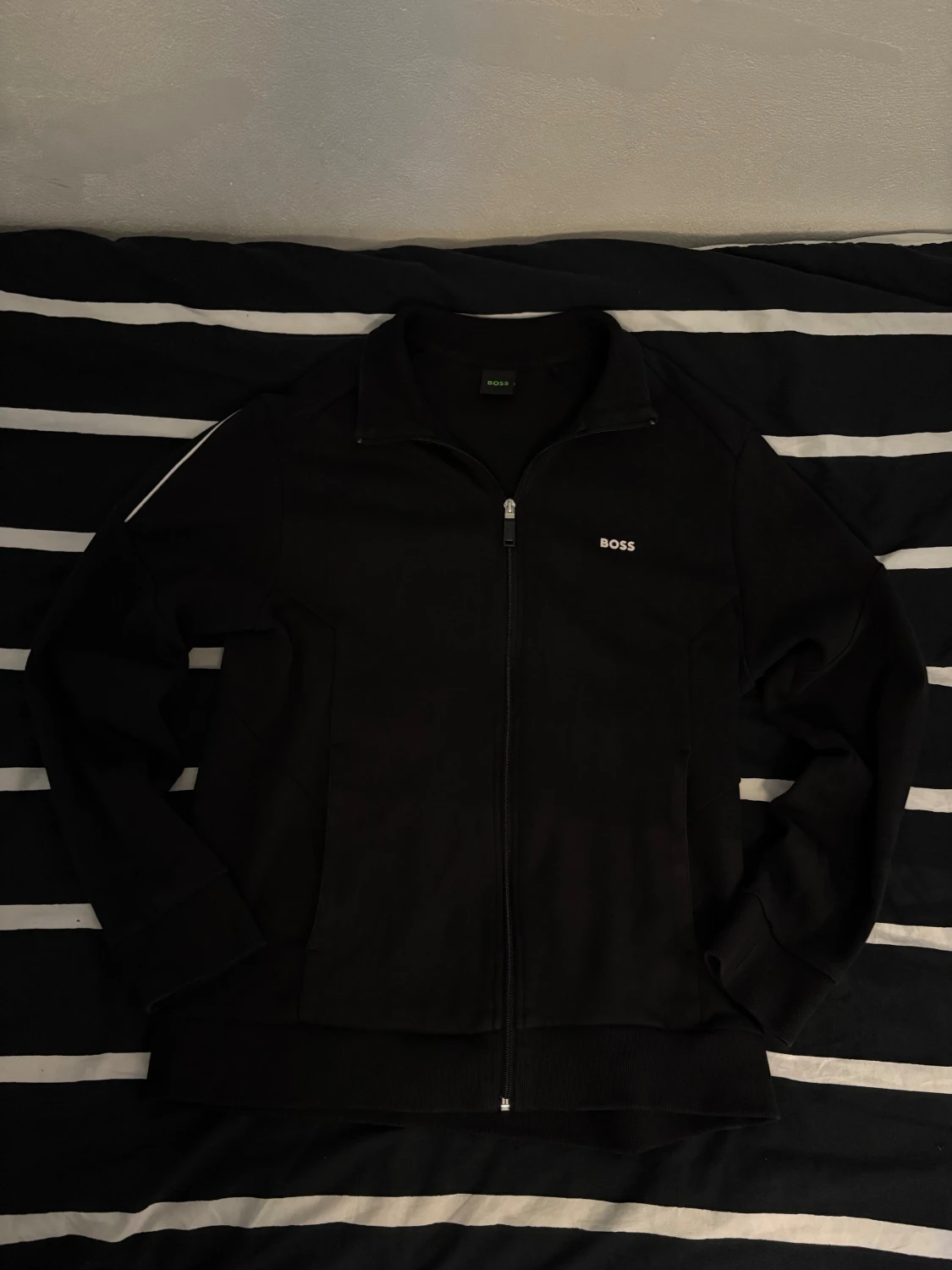 Svart ziptröja från BOSS