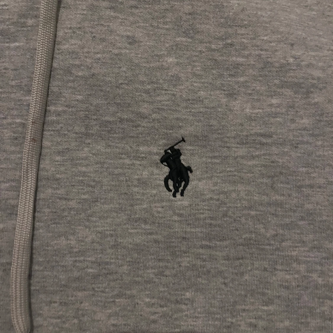 Grå hoodie från Polo Ralph Lauren - 2