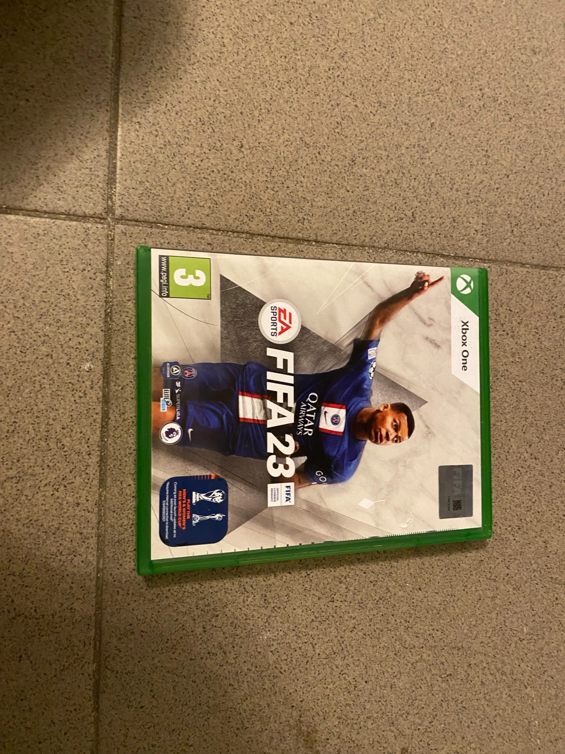 Xbox One S 1TB + 2 handkontroller + spel - 5