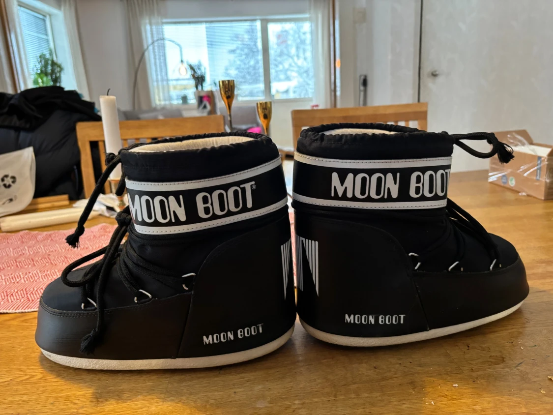 Moon Boot  - 1