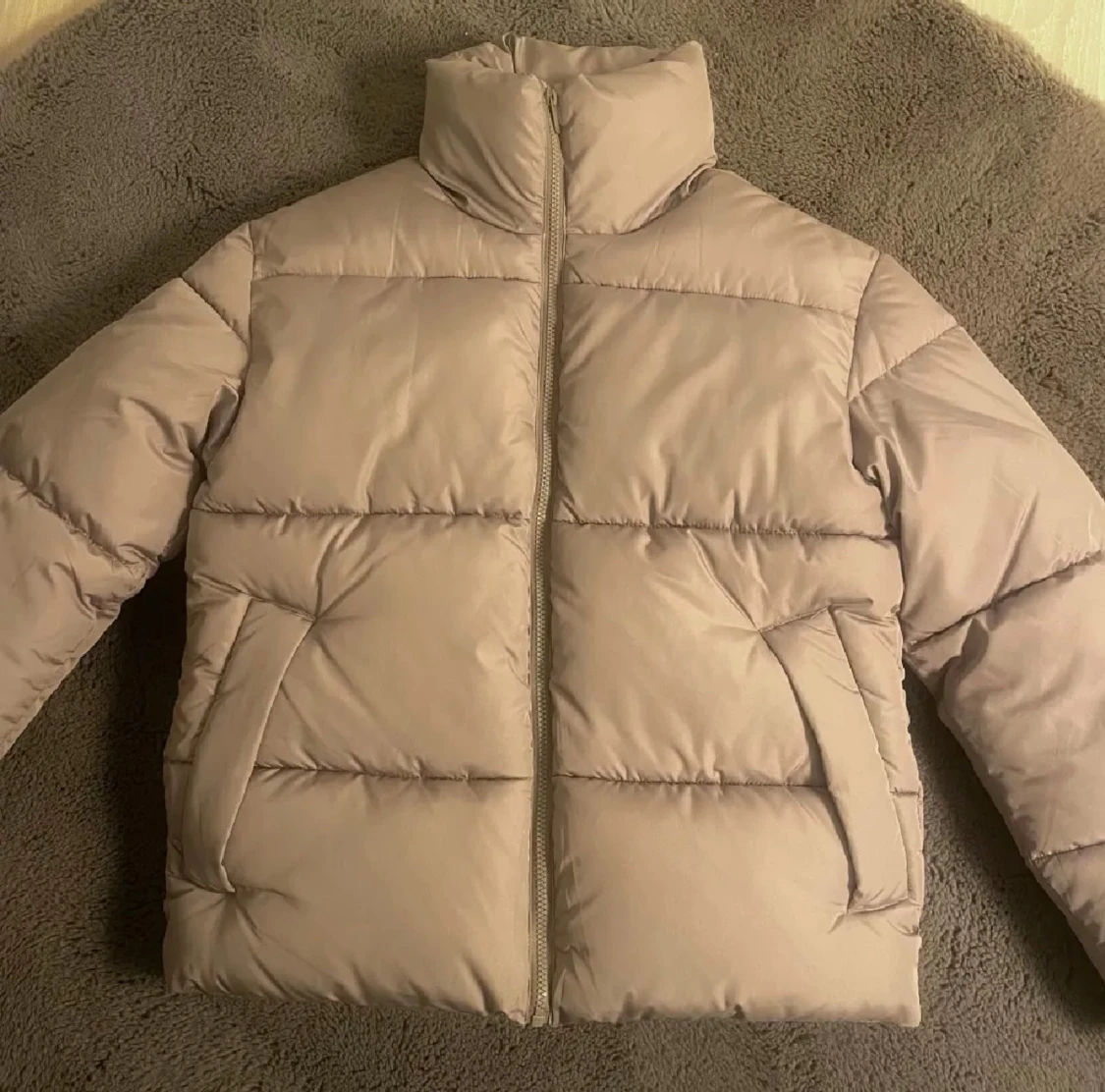 Beige pufferjacka