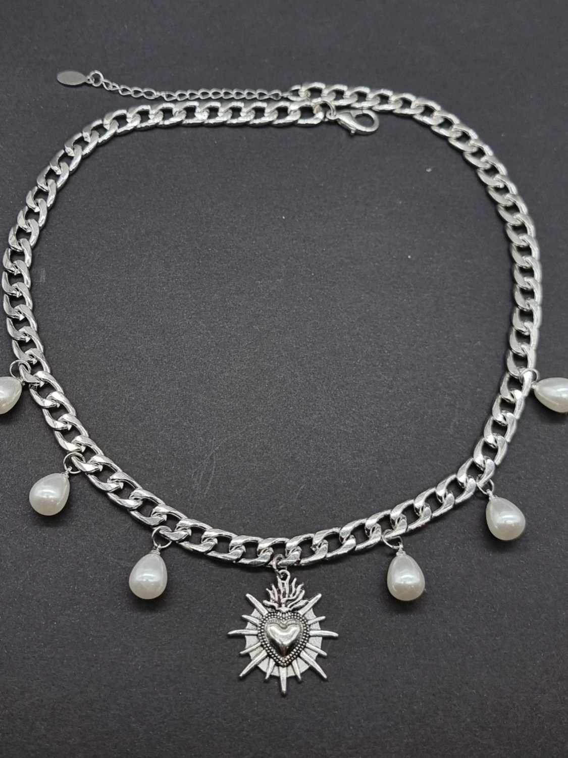 Stilfullt halsband med hjärta  - 1