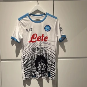 Napoli Osimhen #9 fotbollströja S - Säljer en officiell Napoli fotbollströja.