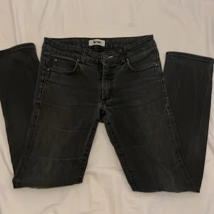 Acne 29/32 - Tja säljer ett par feta acne jeans! - skick 8,5/10-  priset är ej hugget u sten! Fråga? Fråga på bara👊🏼