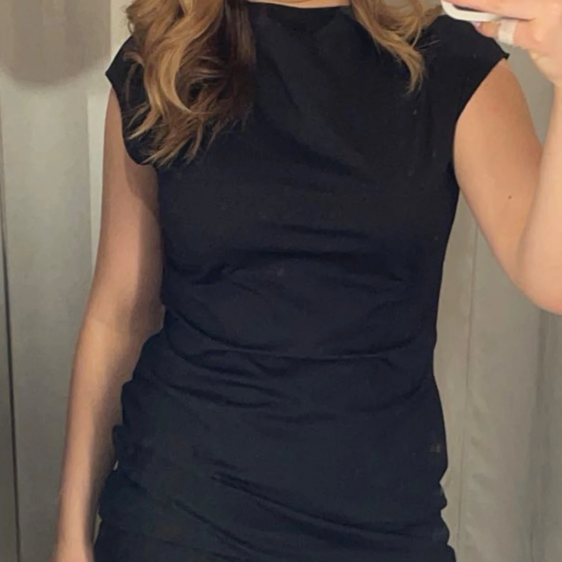 Svart tight kortklänning - 1