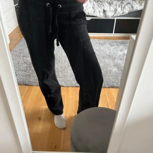 Svarta mjukisbyxor med snörning - Mjukis från lager🌸