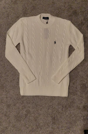 Ralph Lauren Tröja  - Vit stickad Polo Ralph Lauren tröja || Storlek S passar M också || 