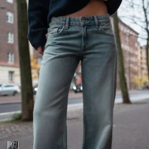Wida lågmidjade jeans - Jättesnygga vida jeans från Zara💗💗små i storleken