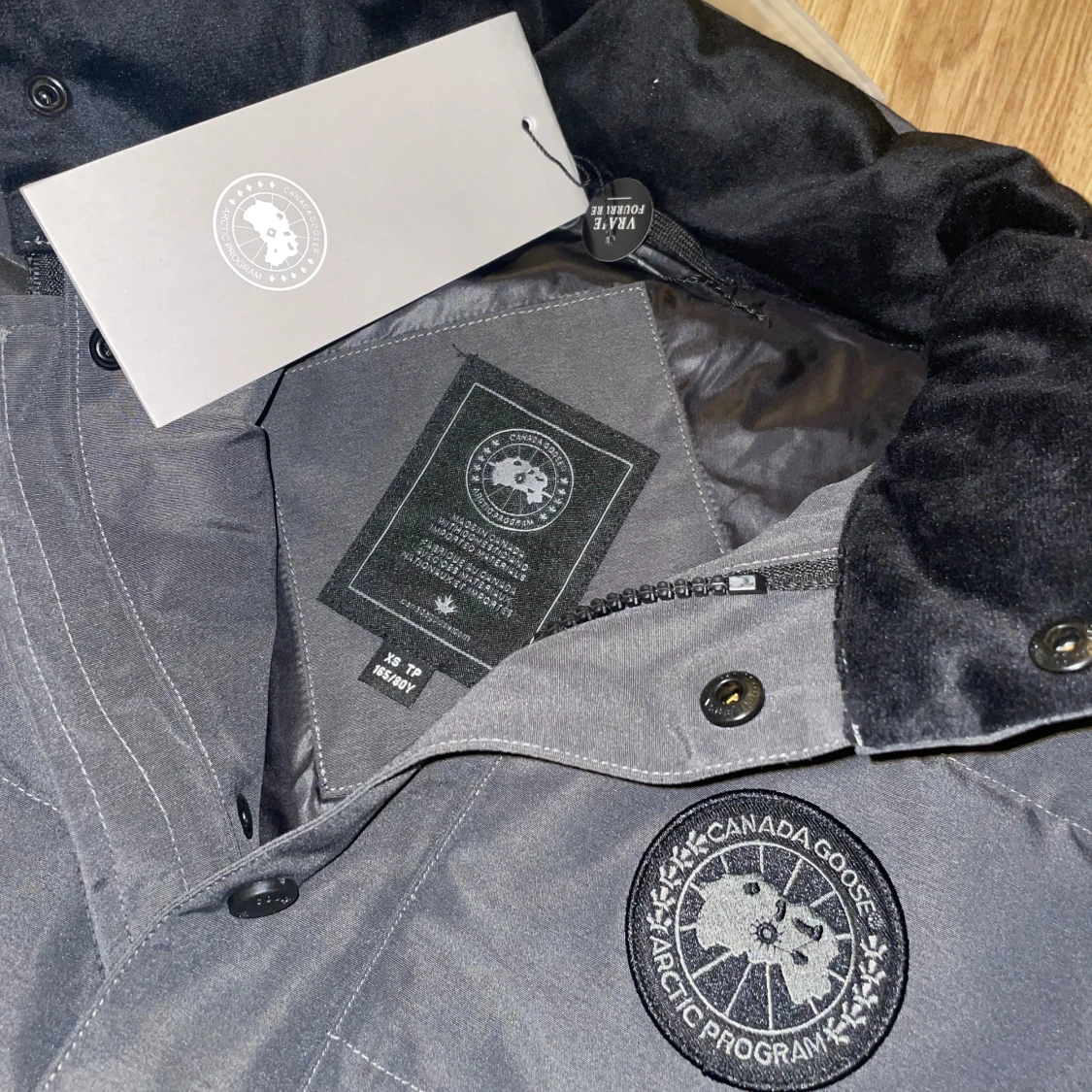 Grå canada goose väst black label - 2