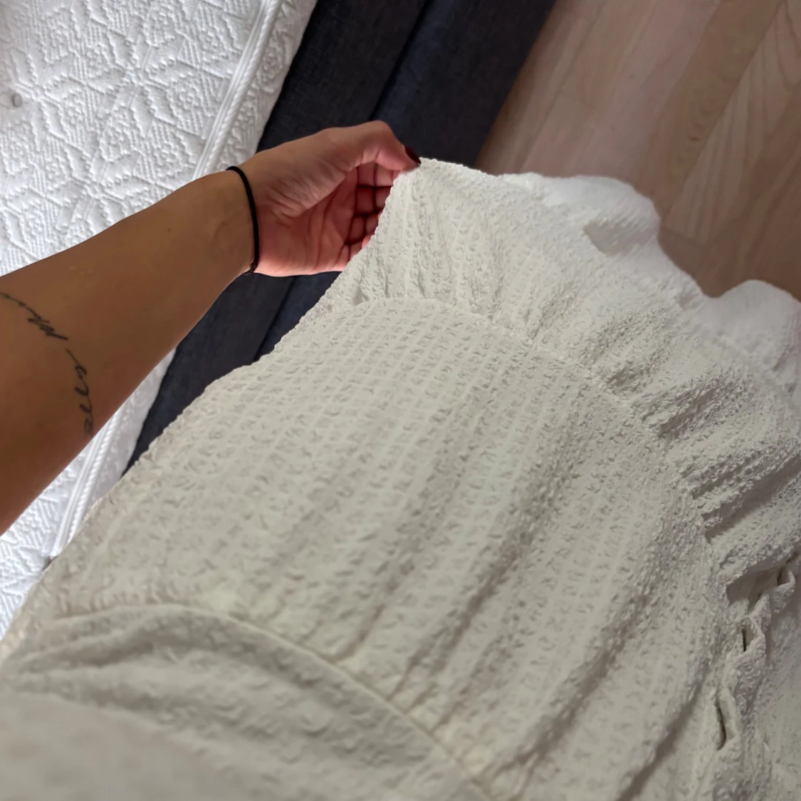 Vit axelbandslös långklänning - 1