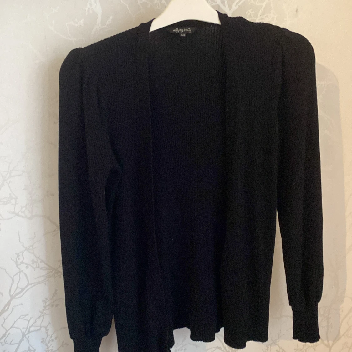 Svart ribbad kofta från Happy Holly