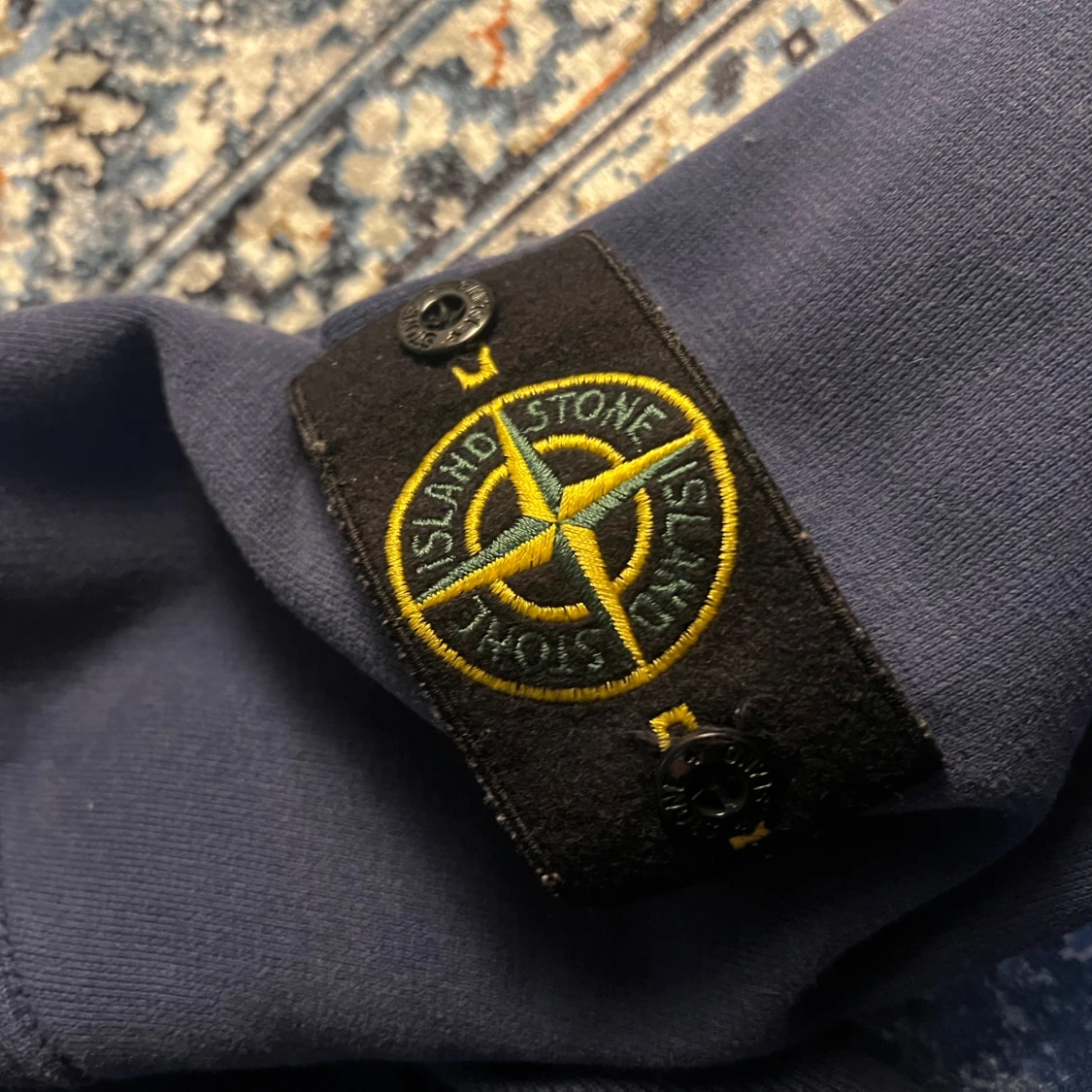 Marinblå sweatshirt från Stone Island - 3