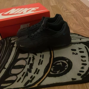 Nike airmax 95 - Feta skor🔥passar till mycket och är varma för vintern 