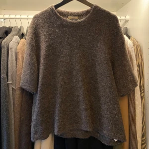 Kortärmad stickad tröja  - Jättefin tröja från Gina tricot som tyvärr inte kommer till användning 🌸