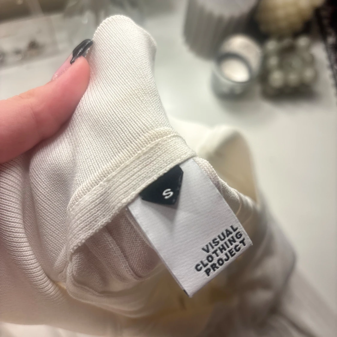 Vit ribbad tröja från Visual Clothing Project - 3