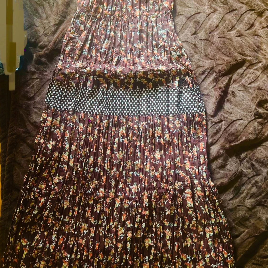 Långklänning med prickigt och blommigt mönster - 1