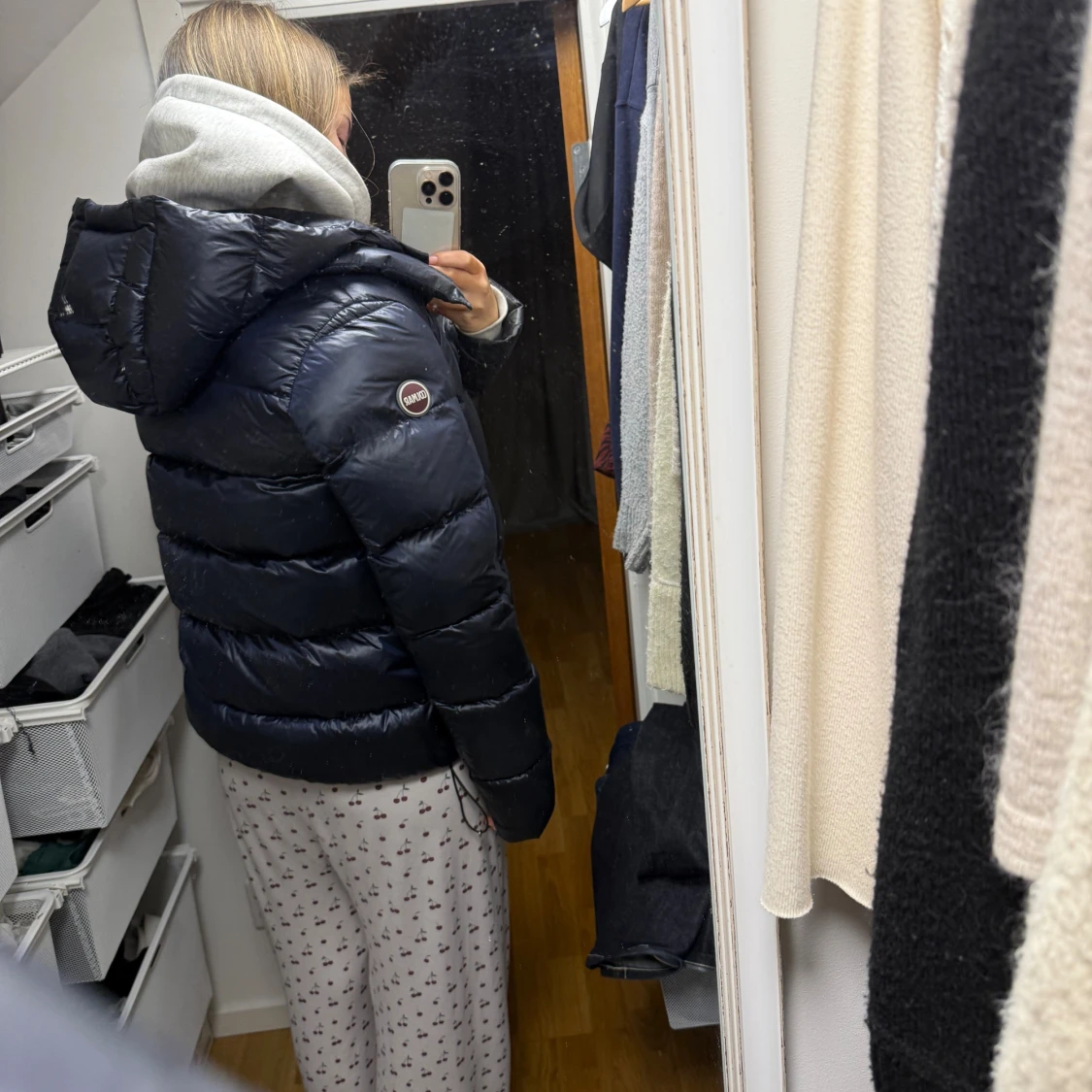 Mörkblå Colmar pufferjacka med huva - 1