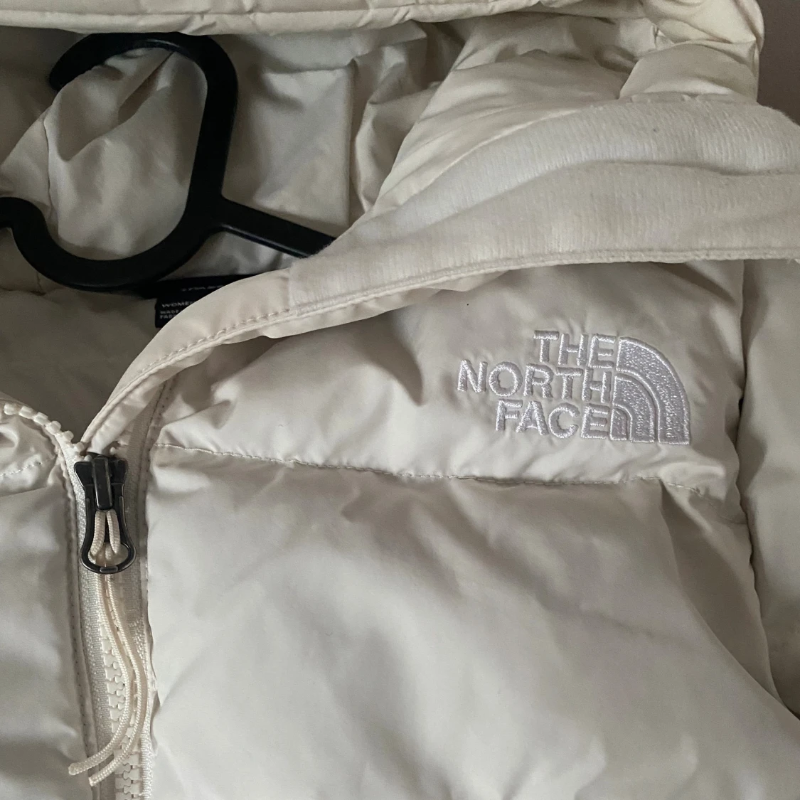 Off white pufferjacka från The North Face - 2