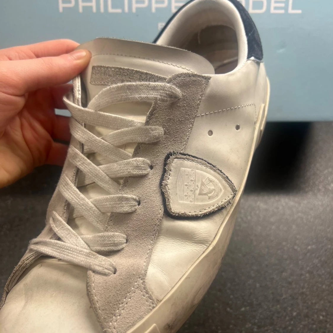 Philippe Model vita sneakers i skinn