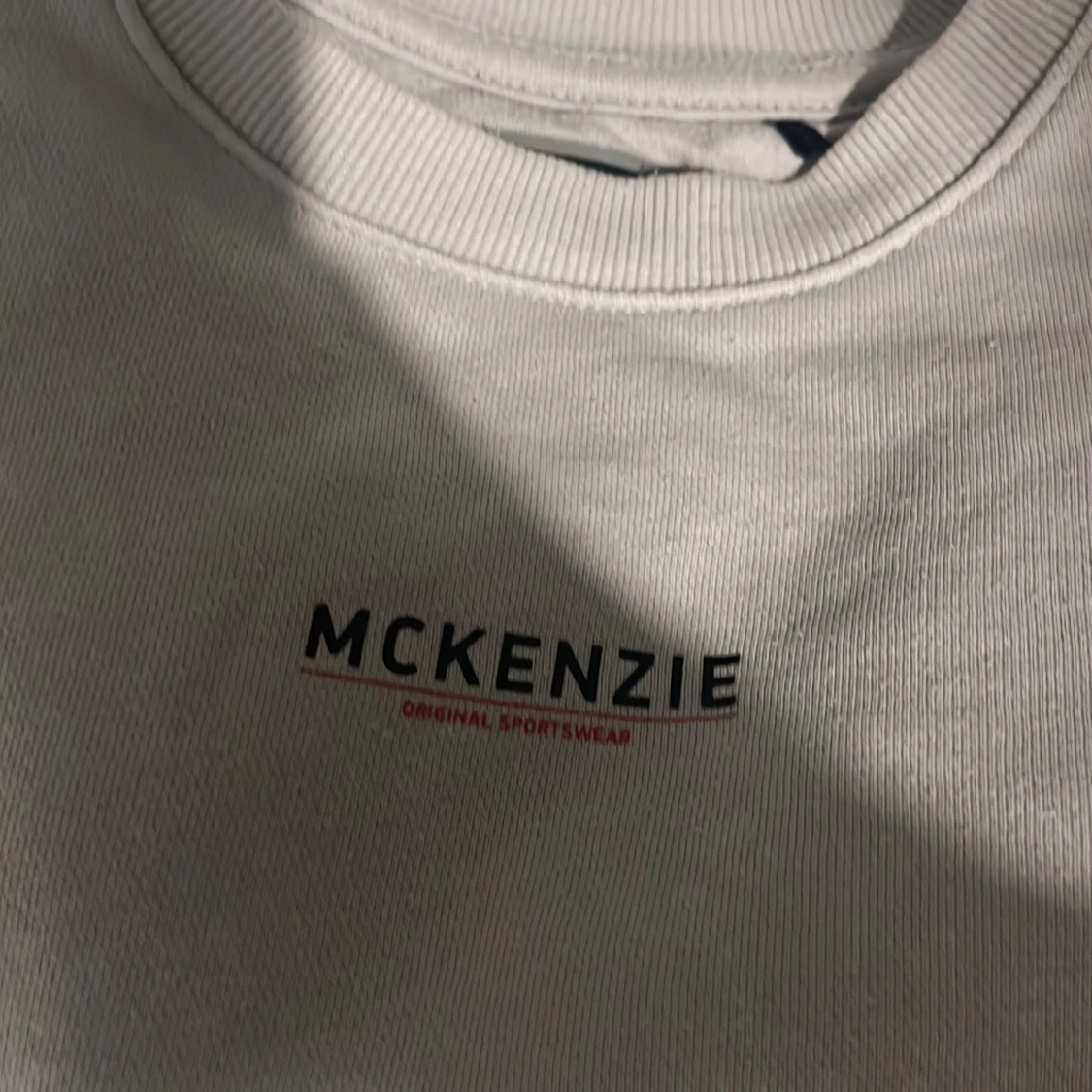 Grå sweatshirt från McKenzie - 1