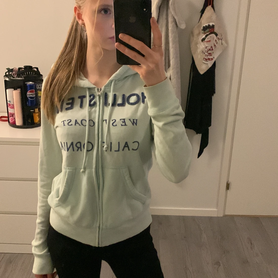 Ljusblå Hollister hoodie med tryck