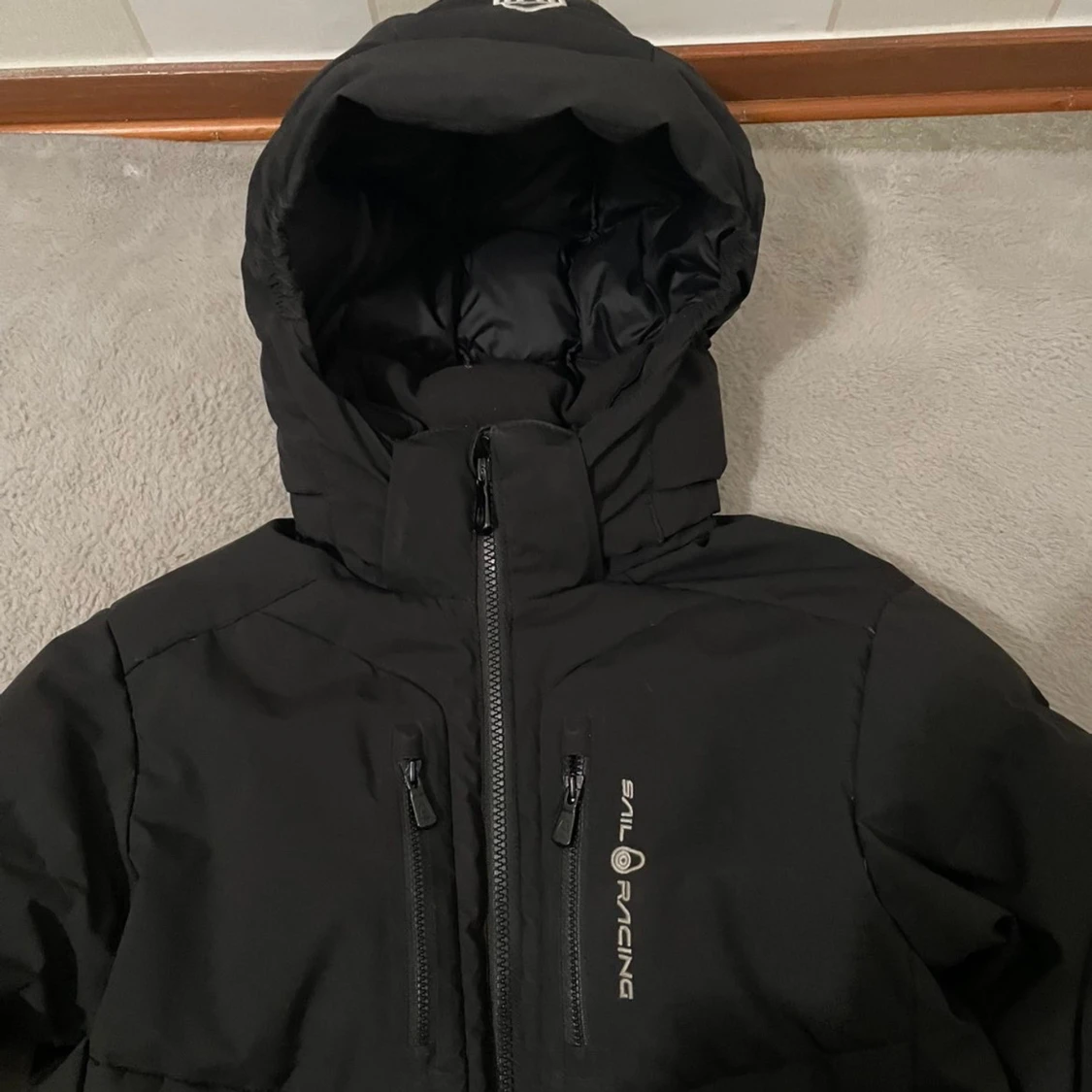 Svart Sail Racing dunjacka med huva - 1