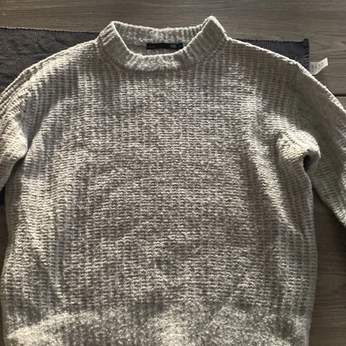 Grå stickad tröja från 157 XS