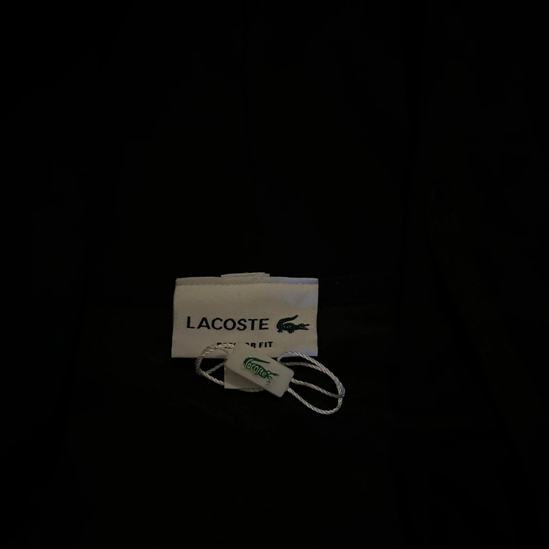 Svart hoodie från Lacoste med dragkedja - 2