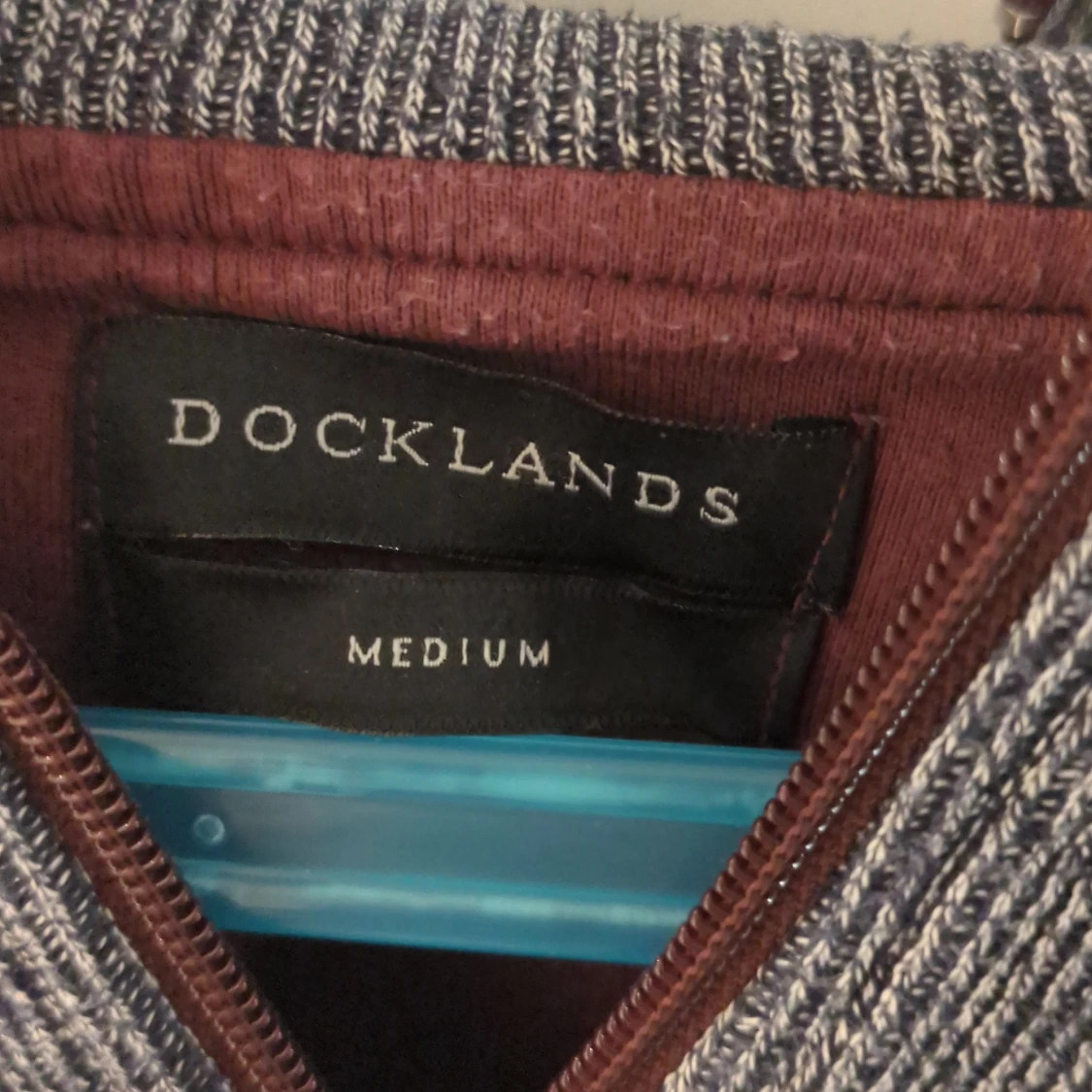 Grå stickad tröja - 1