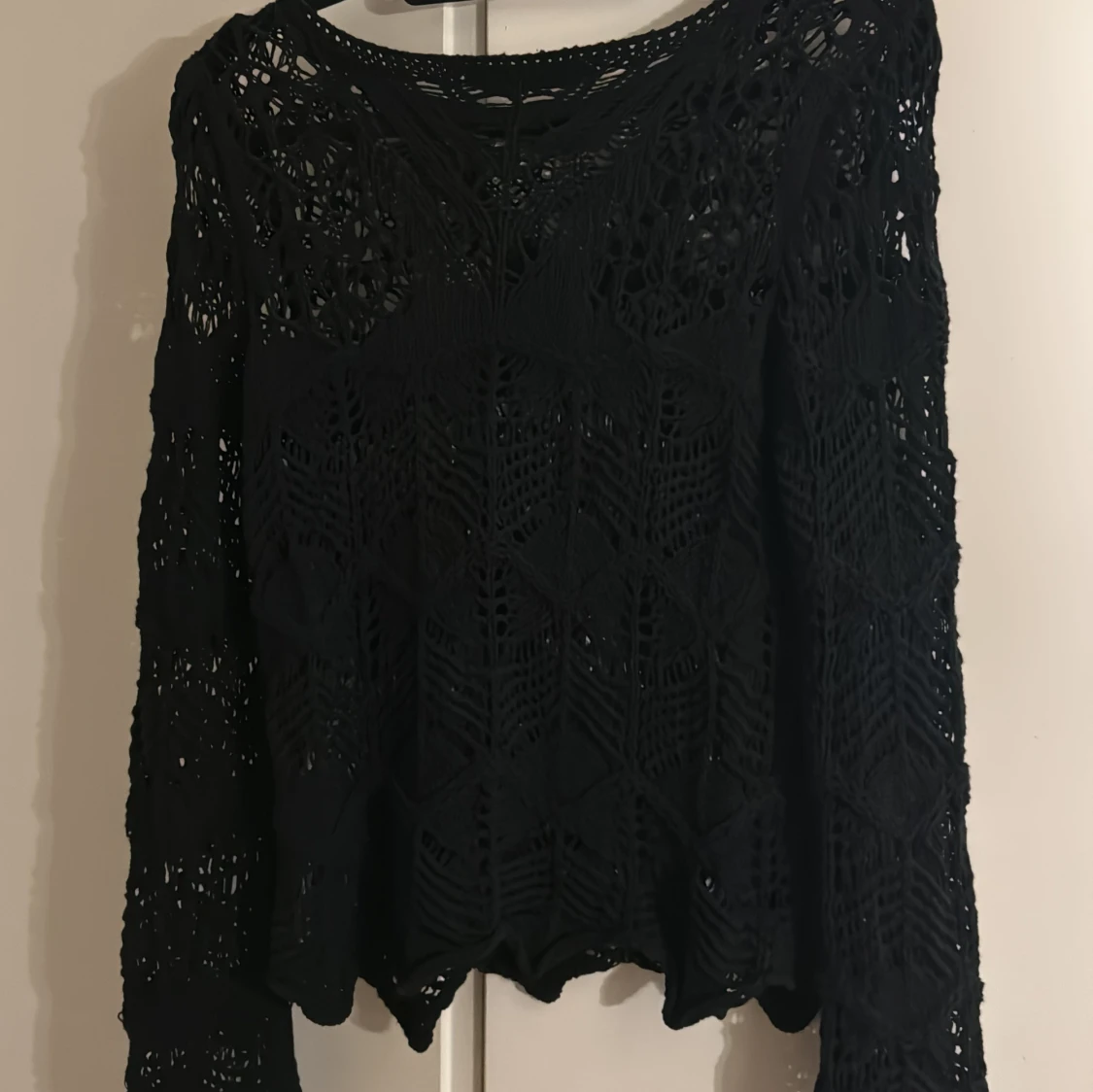 Svart virkad långärmad tröja från Zara - 2