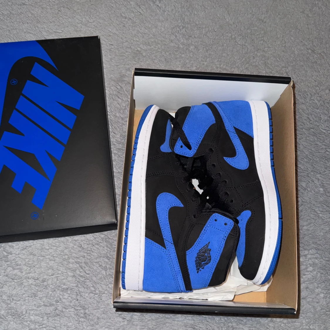 Nike Air Jordan 1 High Royal Blue - 1