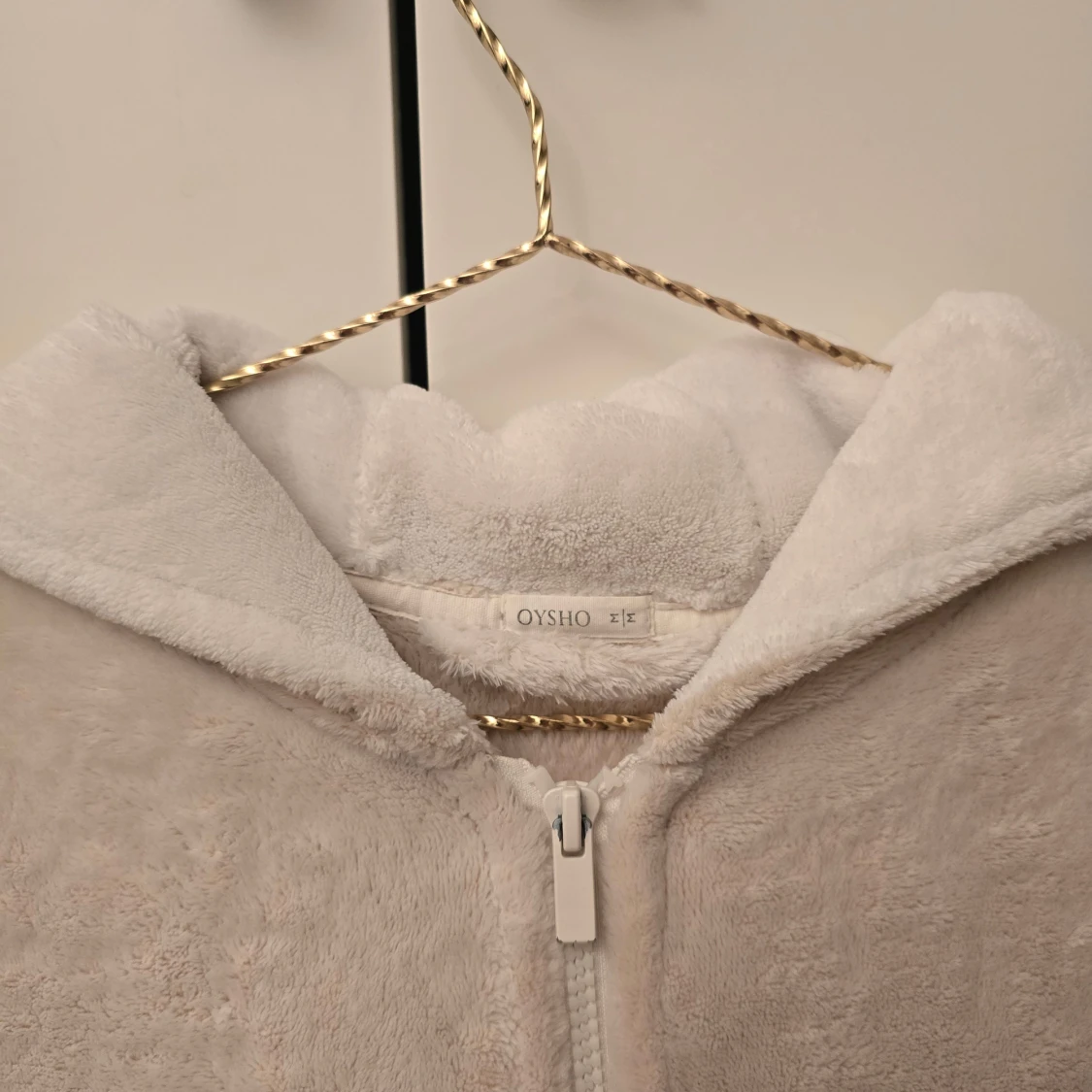 Oysho crèmevit hoodie med kanin öron - 4