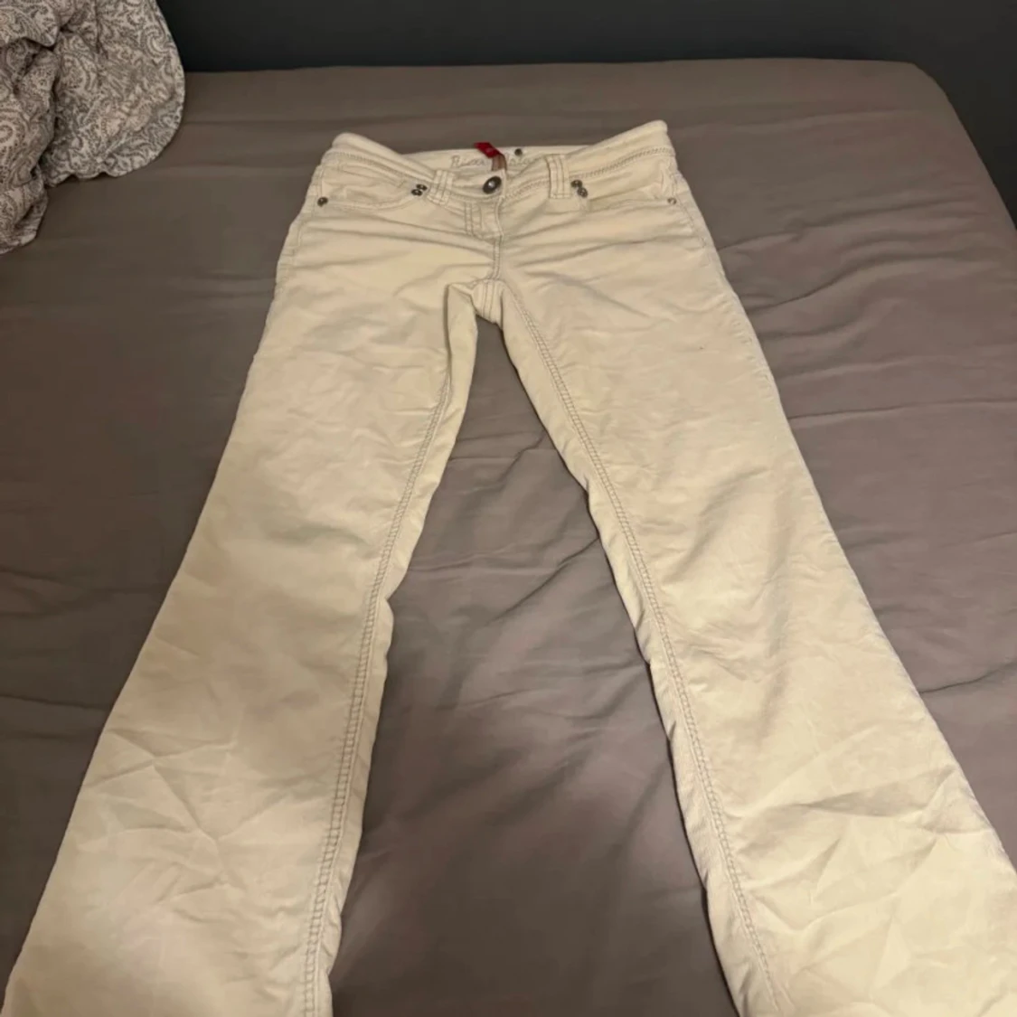 Vita Lågmidjade bootcut jeans från River Island - 2