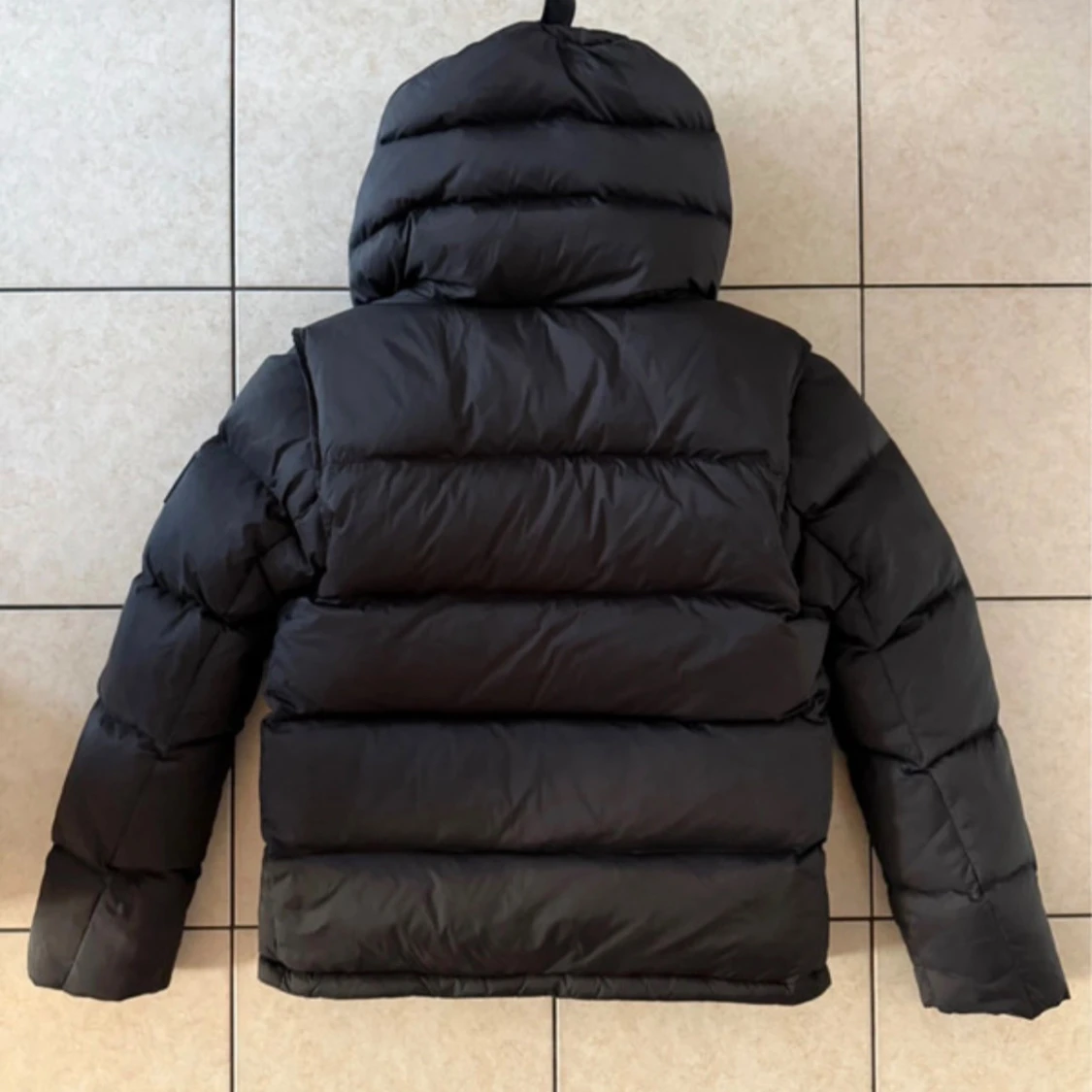 Svart pufferjacka från Burberry - 1