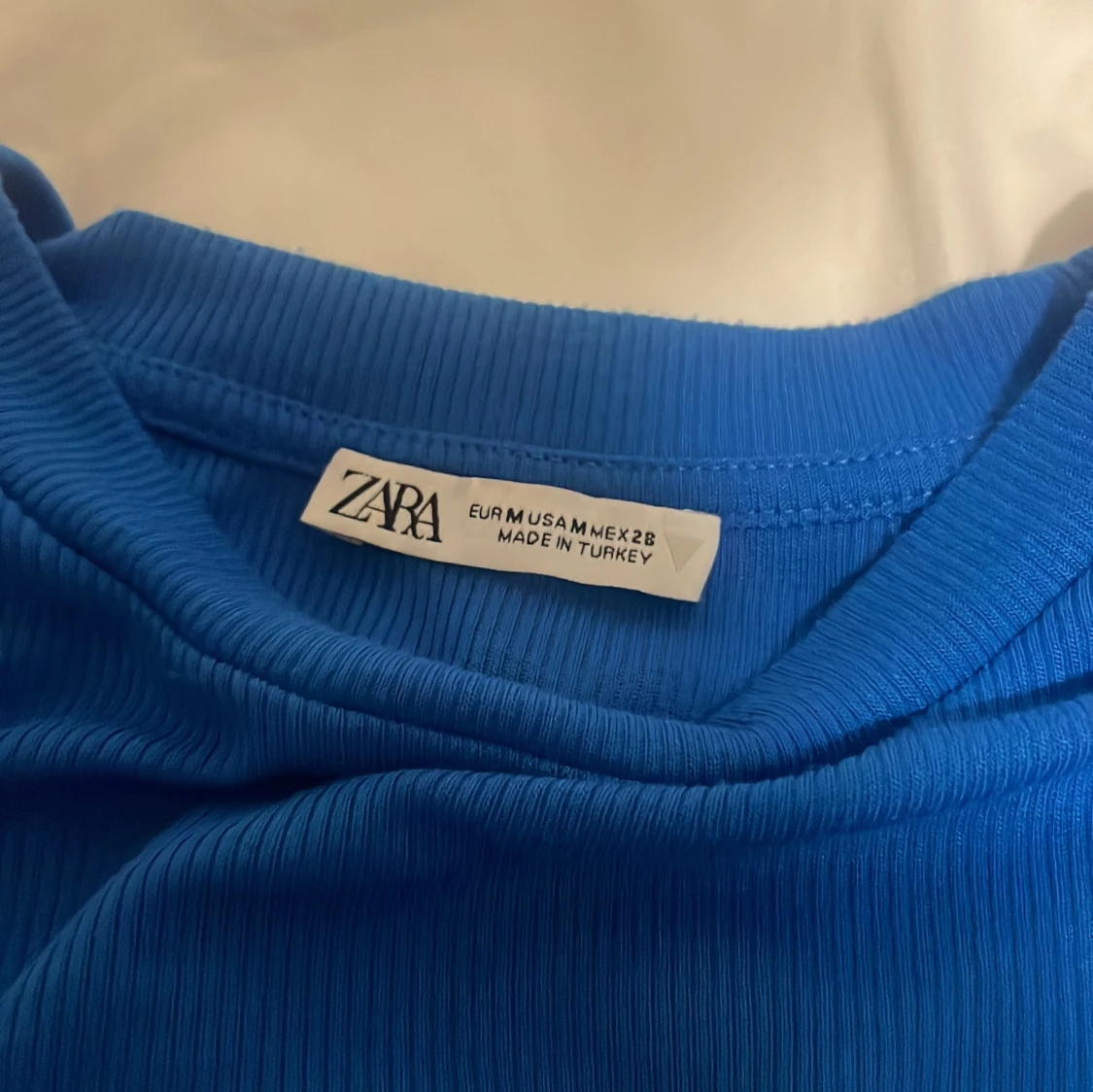 Blå ribbad croppad topp från Zara - 1