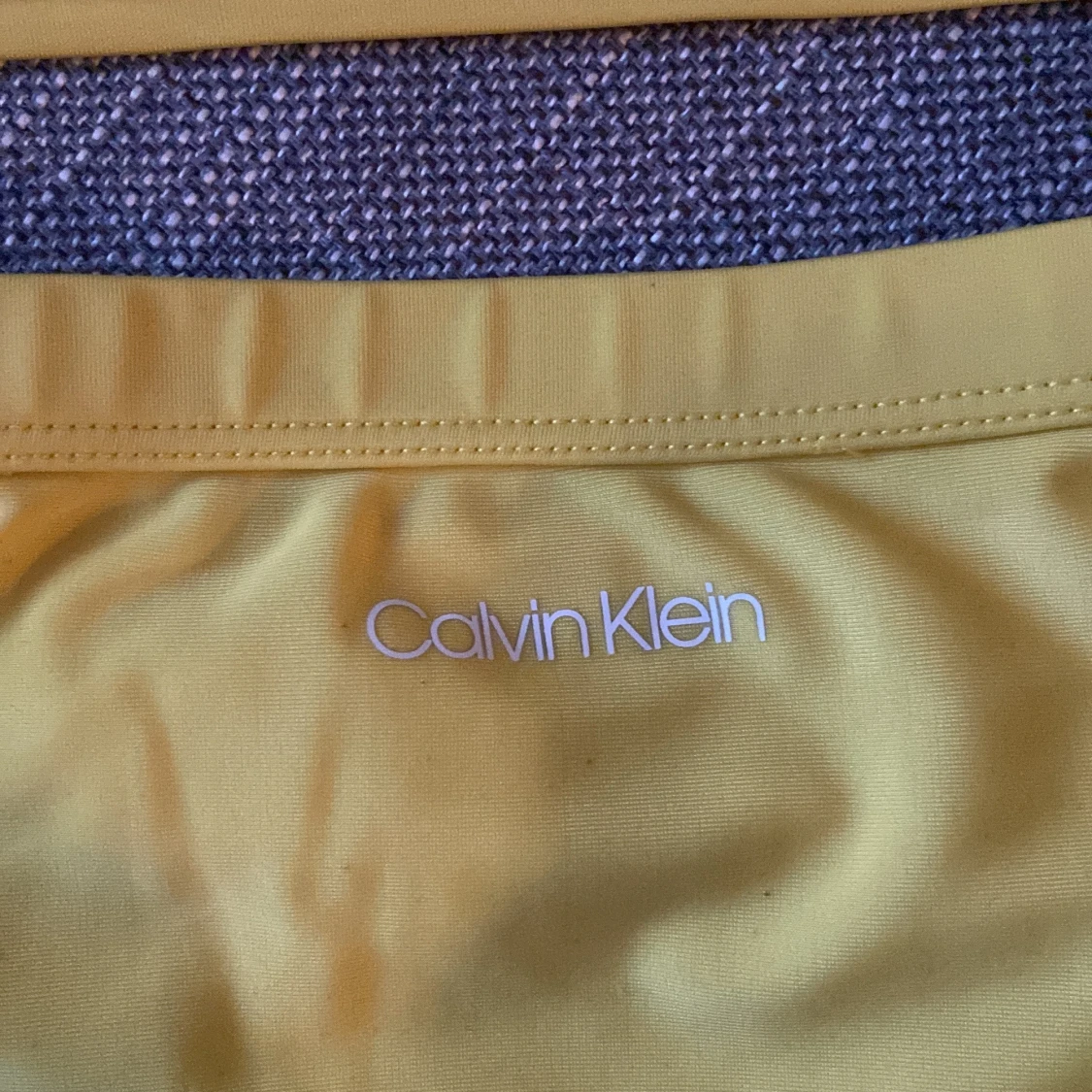 Gul bikini från Calvin Klein - 2