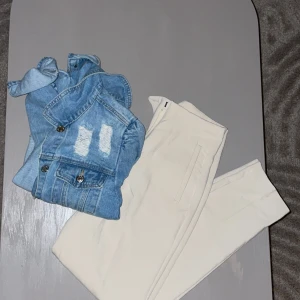 Benvita kostymbyxor & croppad jeansjacka  - Kostymbyxor & jackan för ett paketpris 178 kr 