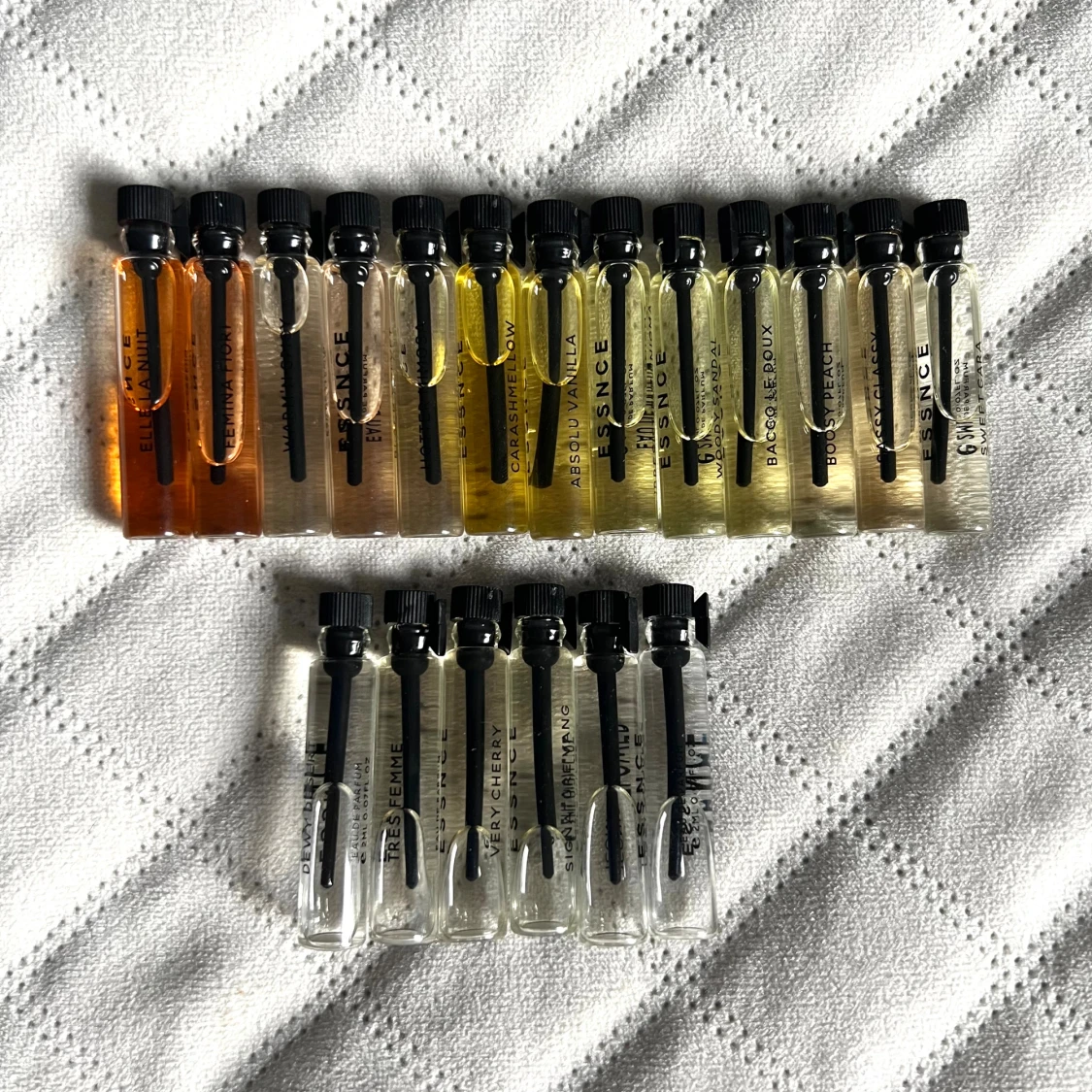 ESSNCE 19 x 2ml testers