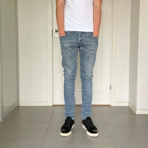 Dondup George Jeans  - Säljer nu dessa Dondup George Jeans, skriv för fler bilde/frågor🙌🏼