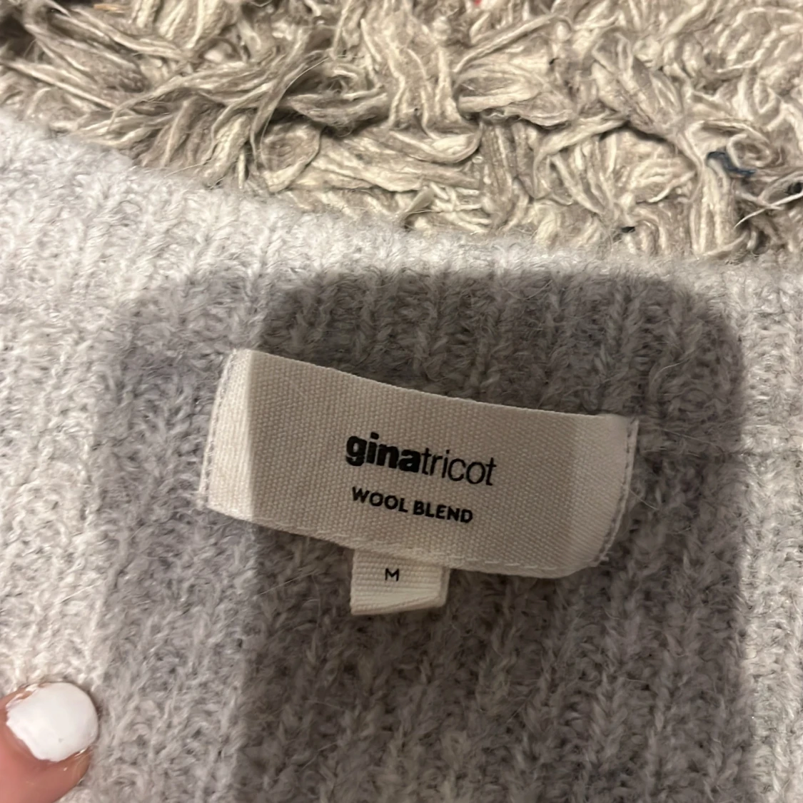 Grå stickad tröja från Gina Tricot - 2