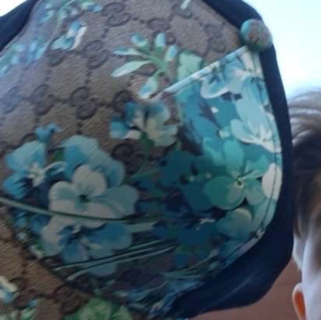 Gucci keps med blått blommönster