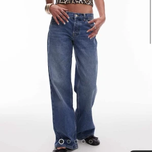 Topshop - Ember - Jeans med raka ben och låg midja  - Helt nya och oanvända jeans från Topshop i storlek w34 l32. 