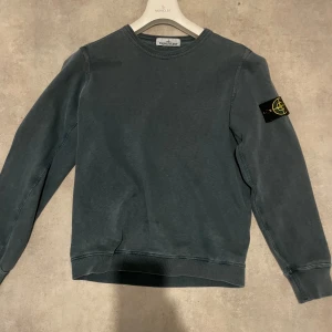  Stone Island sweatshirt  - Säljer ensweatshirt från Stone Island i storlek M. Skick 9/10 🤩