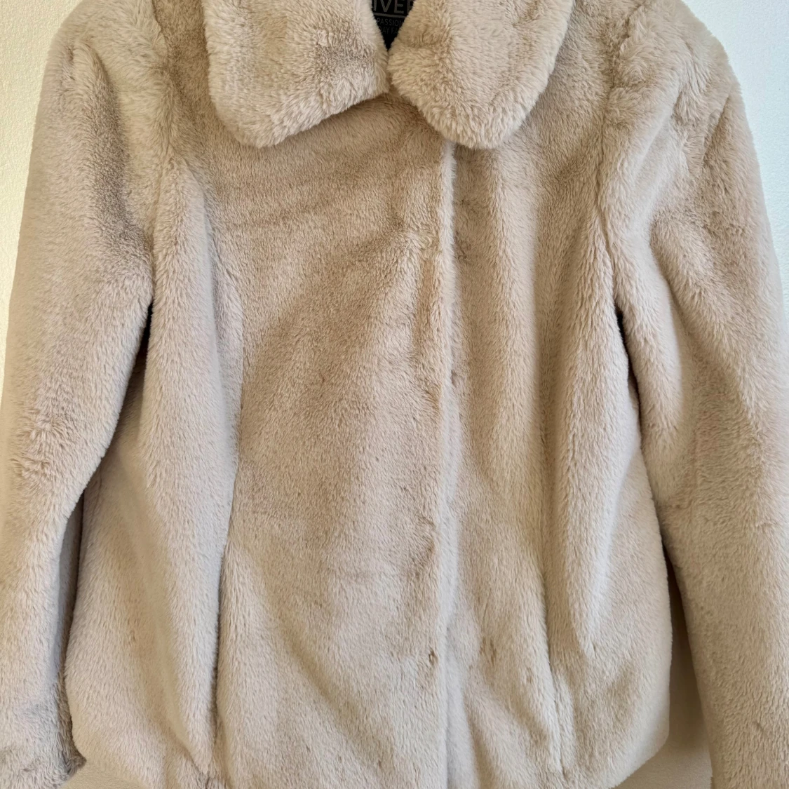 Beige pälsjacka från Soul River - 2