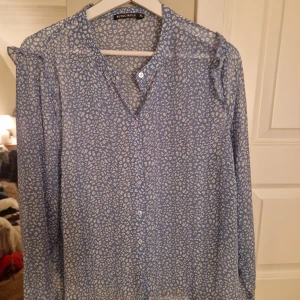 Sommar blus/skjorta  - Fin blus från Rut&Circle i storlek XL. Öppen för prisförslag!