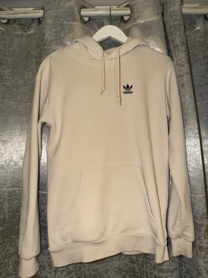 Adidas hoodie - Passar Xs och S. Priset kan diskuteras 